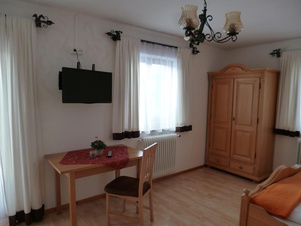 Appartements Oberhof Ваграйн Стая снимка